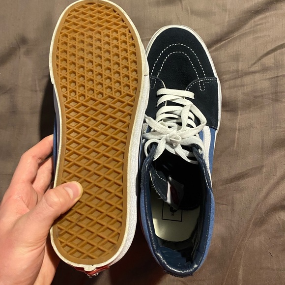 Men’s hightop vans - Picture 2 of 4